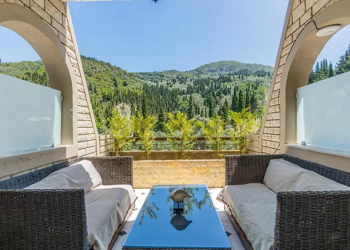 Doliva Chris Private Pool شقة