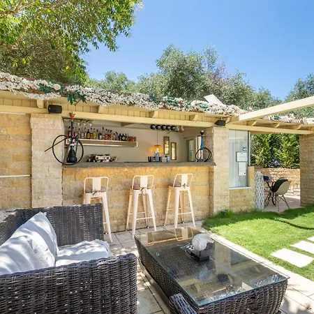 Doliva Chris Private Pool Apartmán Agios Gordios (Corfu)