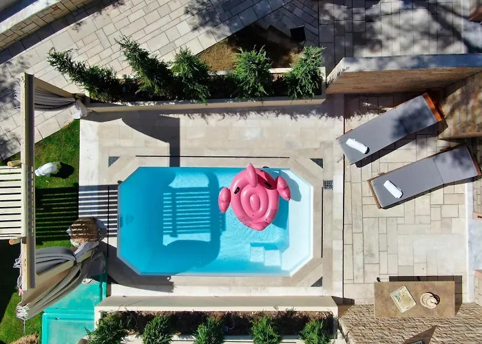 Apartmán Doliva Chris Private Pool